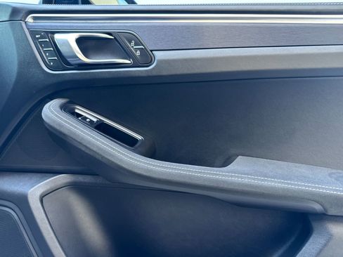 Certified 2024 Porsche Macan GTS image 20