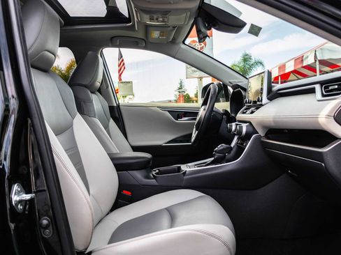 Certified 2020 Toyota RAV4 Limited image 23