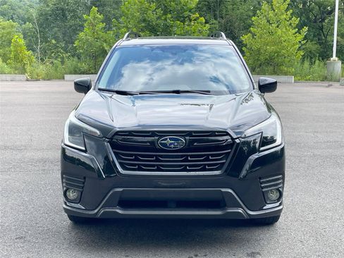 Used 2023 Subaru Forester Premium AWD/4WD image 8