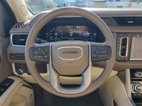 Used 2023 GMC Yukon Denali image 32