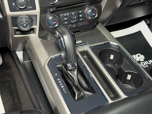 Used 2017 Ford F150 Lariat image 28