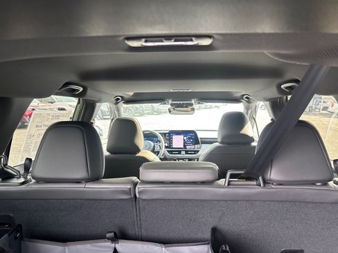 New 2026 Subaru Outback Limited AWD/4WD image 54
