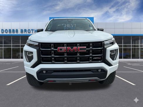 Used 2024 GMC Canyon AT4 image 3