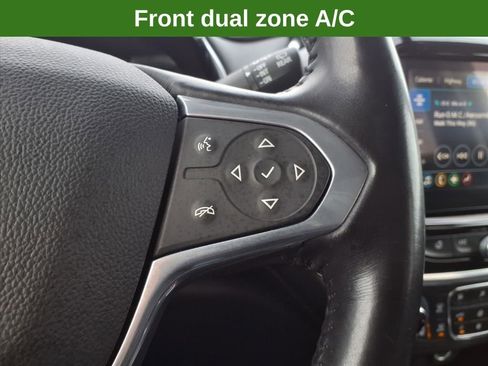 Used 2021 Chevrolet Traverse LT image 21