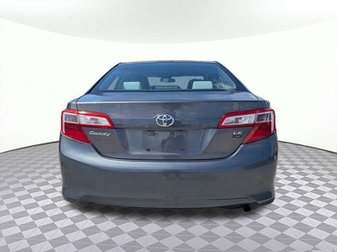 Used 2013 Toyota Camry LE FWD image 4