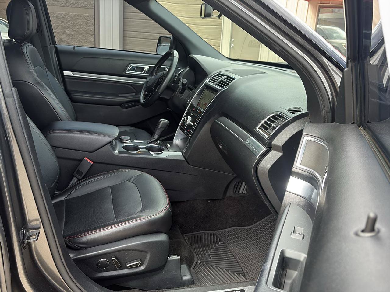 Used 2018 Ford Explorer Sport AWD/4WD image 11