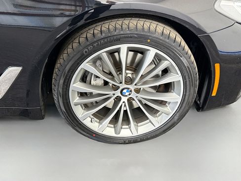 Used 2021 BMW 540i w/ Premium Package image 32
