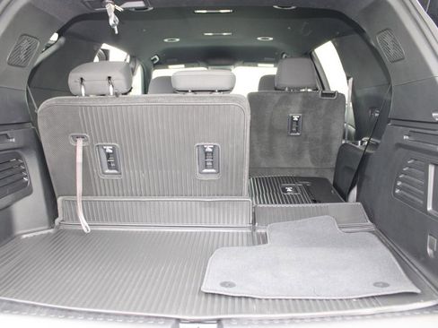 Used 2024 Chevrolet Traverse LS w/ Midnight/Sport Edition image 29