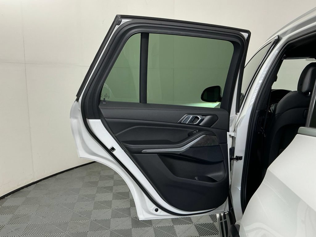 Certified 2023 BMW X5 sDrive40i w/ Premium Package RWD image 24