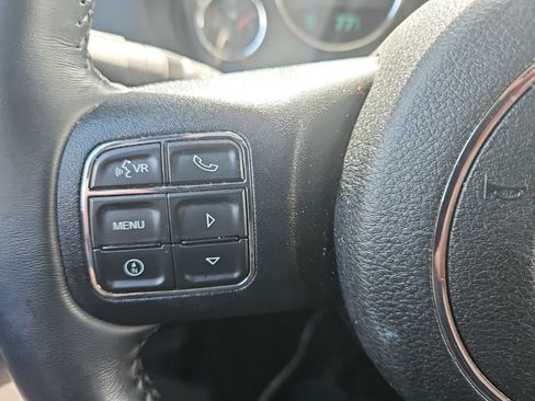 Used 2017 Jeep Wrangler Unlimited Sahara w/ Connectivity Group AWD/4WD image 15