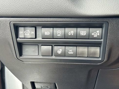 Used 2026 Toyota Tundra Limited AWD/4WD image 21