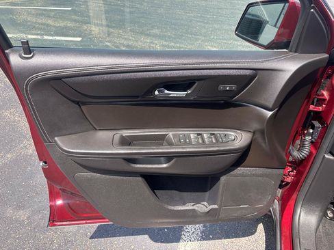 Used 2017 Chevrolet Traverse LT AWD/4WD image 9