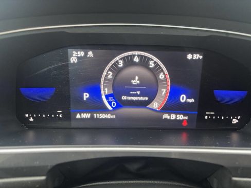 Used 2022 Volkswagen Tiguan SE w/ Panoramic Sunroof Package image 15