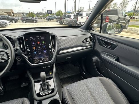 Used 2025 Subaru Forester Premium AWD/4WD image 32
