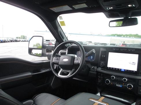 Used 2024 Ford F350 Platinum w/ Tremor Off-Road Package AWD/4WD image 26