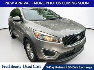 Used 2017 Kia Sorento AWD w/ LX V6 Convenience Package video 1