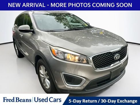 Used 2017 Kia Sorento AWD w/ LX V6 Convenience Package image 1