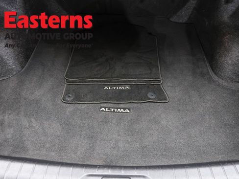 Used 2024 Nissan Altima 2.5 SV FWD image 9
