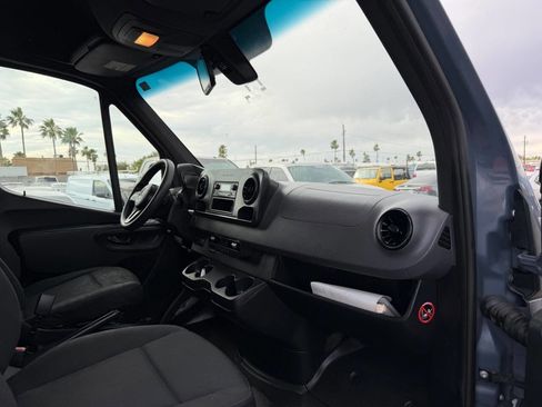 Used 2019 Mercedes-Benz Sprinter 170 image 25
