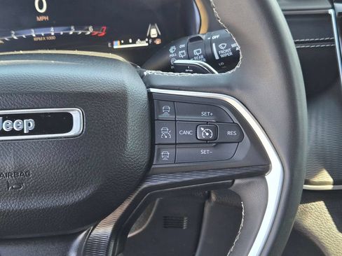Used 2024 Jeep Grand Cherokee Altitude AWD/4WD image 21