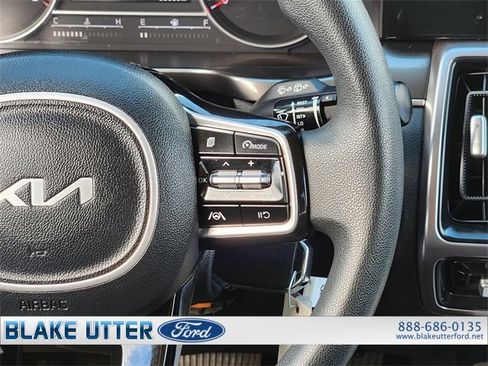 Used 2022 Kia Sorento LX image 27