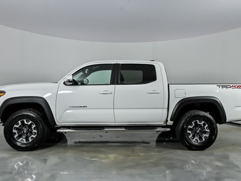 Used 2021 Toyota Tacoma TRD Off-Road AWD/4WD image 8