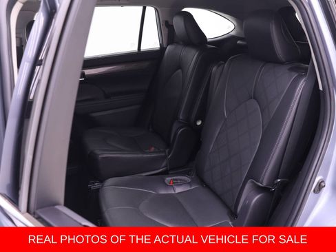 Used 2022 Toyota Highlander Platinum AWD/4WD image 9