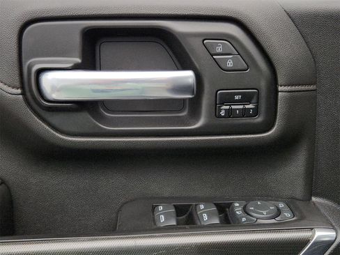 Used 2020 GMC Sierra 3500 AT4 image 40