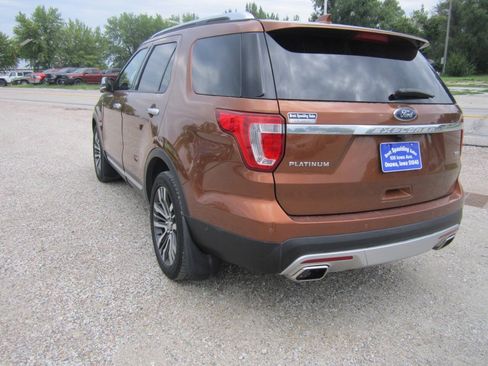 Used 2017 Ford Explorer Platinum AWD/4WD image 5