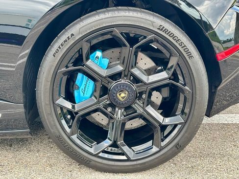 Used 2024 Lamborghini Huracan Tecnica RWD image 16