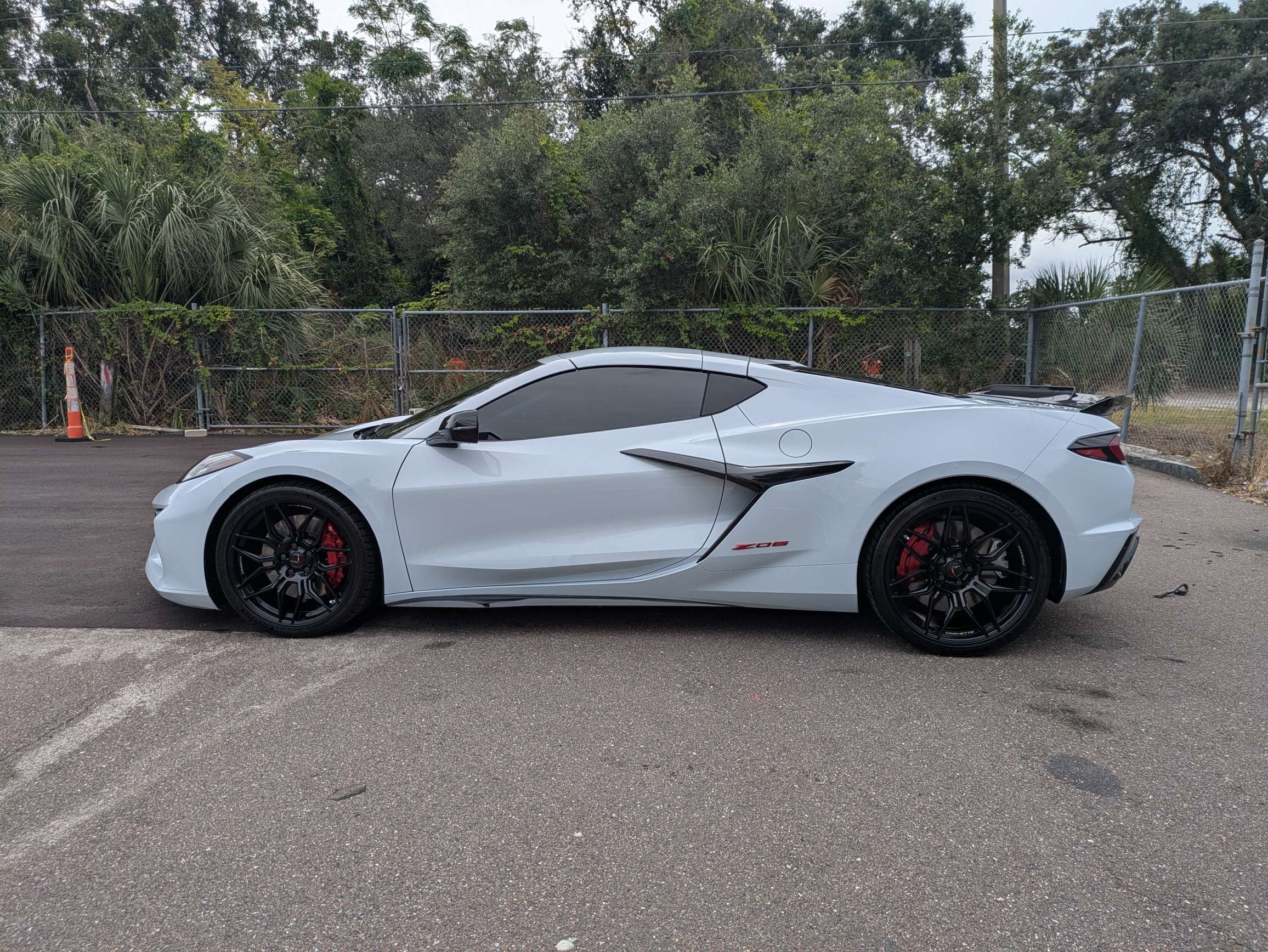 Used 2024 Chevrolet Corvette Z06 RWD image 6