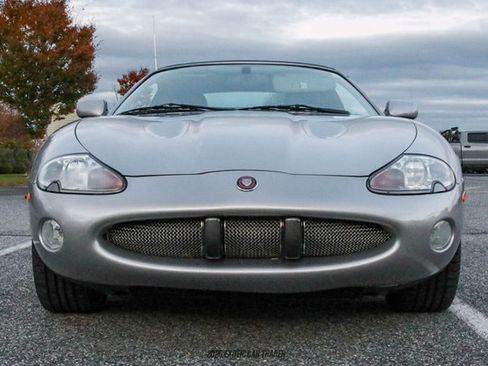 Used 2001 Jaguar XK8 Convertible image 21