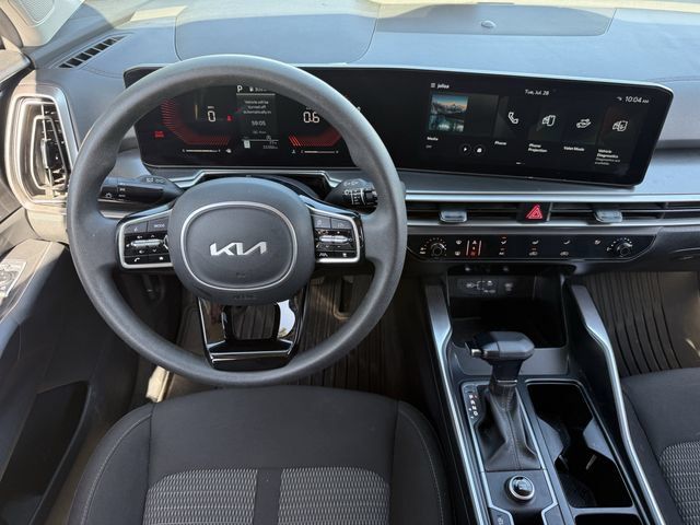 Used 2025 Kia Sorento LX FWD image 11