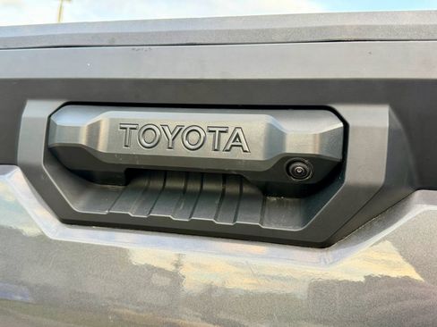 Used 2025 Toyota Tundra SR5 w/ SR5 Convenience Package AWD/4WD image 15