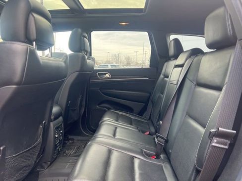 Used 2014 Jeep Grand Cherokee Limited w/ Luxury Group II image 18