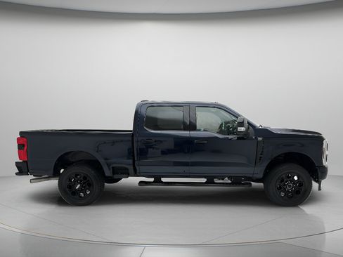Used 2025 Ford F350 Lariat w/ Black Appearance Package AWD/4WD image 4