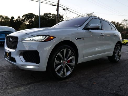 Used 2019 Jaguar F-PACE S image 89
