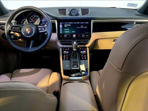 Certified 2026 Porsche Macan AWD/4WD image 14