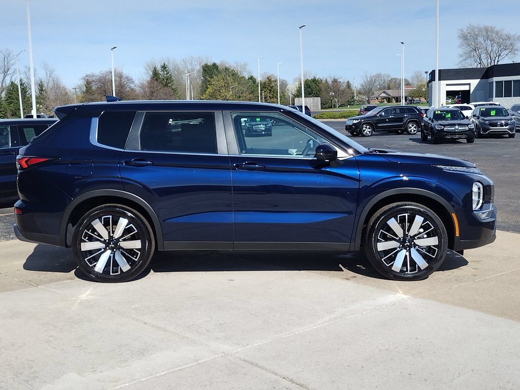 New 2026 Mitsubishi Outlander SE AWD/4WD image 15