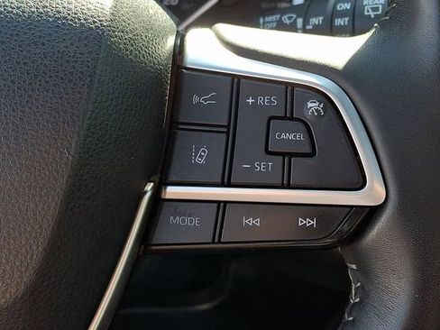 Used 2023 Toyota Highlander XSE AWD/4WD image 24
