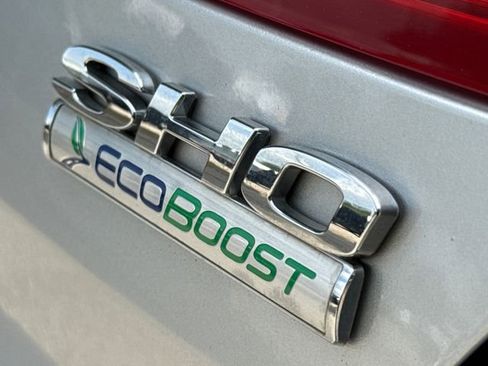 Used 2013 Ford Taurus SHO image 10