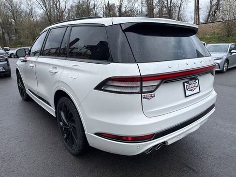 Used 2025 Lincoln Aviator Reserve w/ Jet Appearance Package image 6