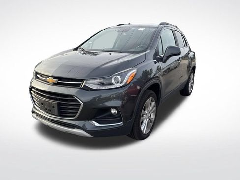 Used 2018 Chevrolet Trax Premier w/ LPO, Protection Package AWD/4WD image 3