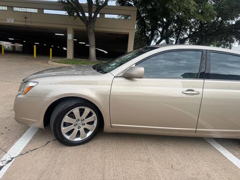 Used 2006 Toyota Avalon XLS FWD image 3