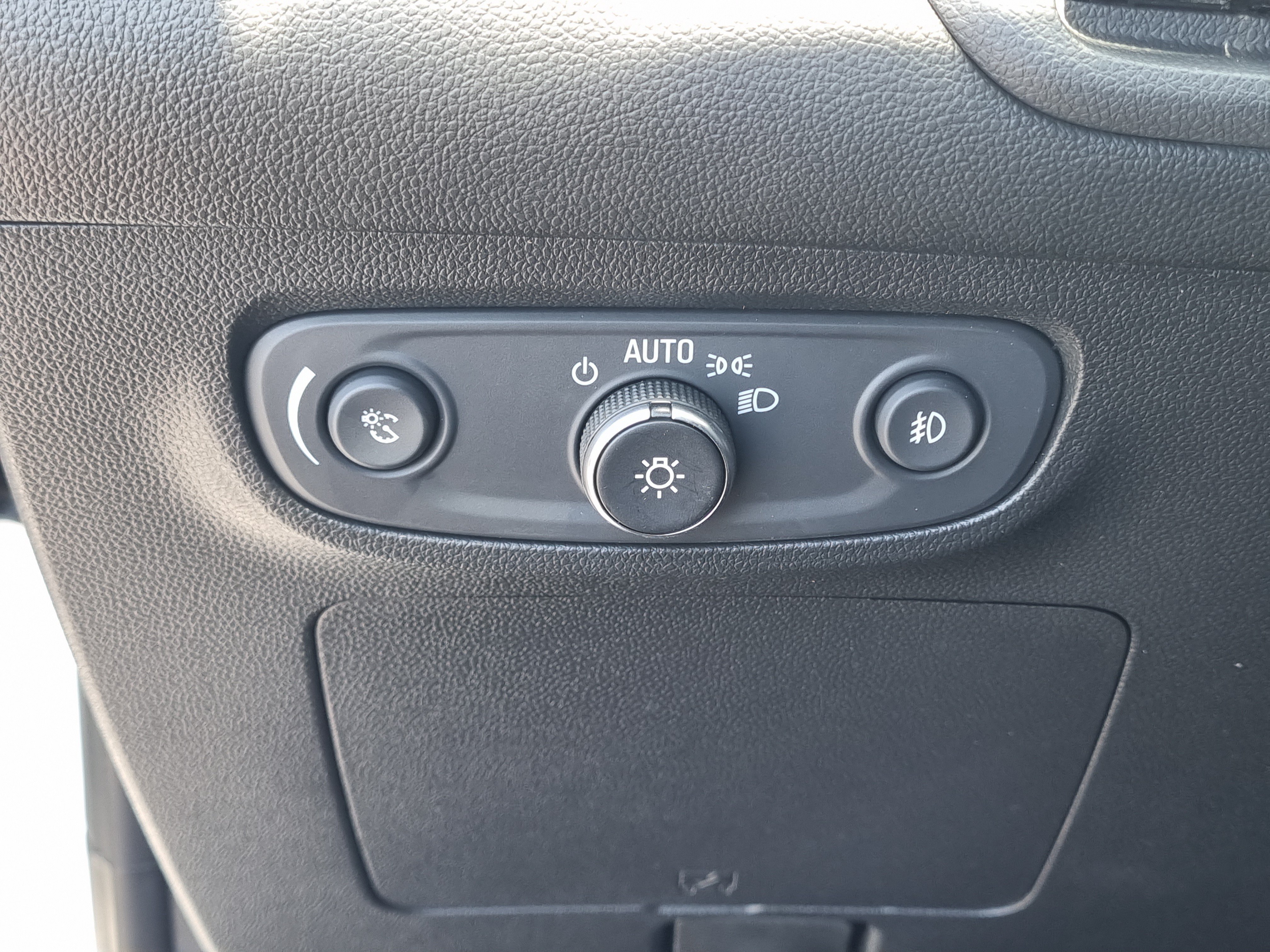 Used 2021 Buick Encore GX Select w/ Advanced Technology Package FWD image 23