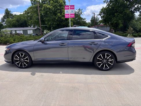 Used 2024 Honda Accord Touring image 10