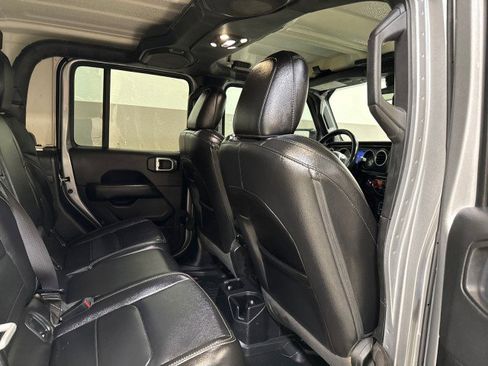 Used 2020 Jeep Gladiator Overland image 60