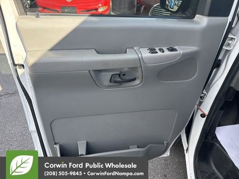 Used 2005 Ford E-250 and Econoline 250 image 14