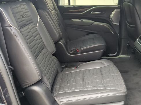 Used 2022 Cadillac Escalade ESV Sport Platinum AWD/4WD image 22