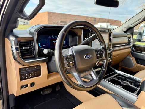 Used 2024 Ford F250 Lariat w/ Chrome Package image 22
